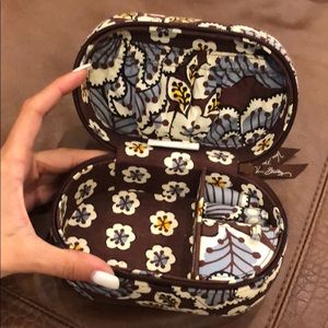 Like new Vera Bradley Makeup/Jewelry Travel Case
